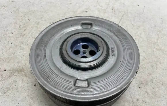 BMW 1 F20 F21 Crankshaft pulley 8650996