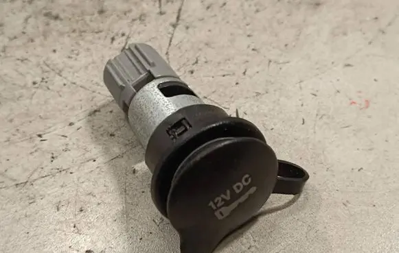 Jeep Grand Cherokee 12 V Socket (rear) VC23207A