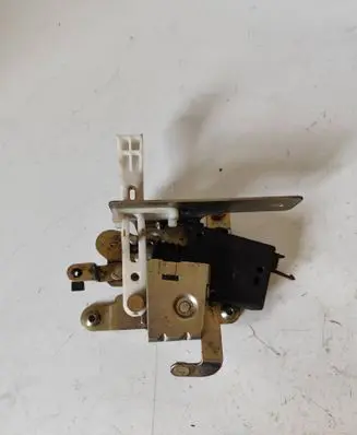 Citroen Berlingo Tailgate lock latch 871958