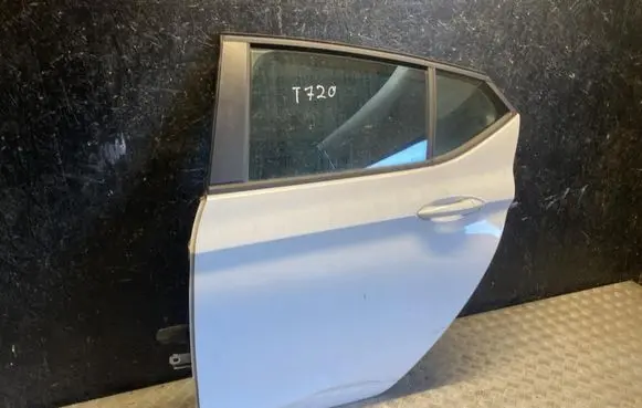 Opel Astra K Rear door