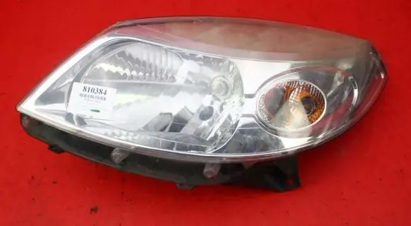 Dacia Sandero Headlight/headlamp 8200733878