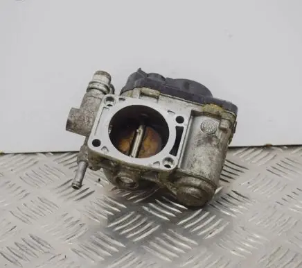 Opel Zafira B Throttle valve 05555922725378492A
