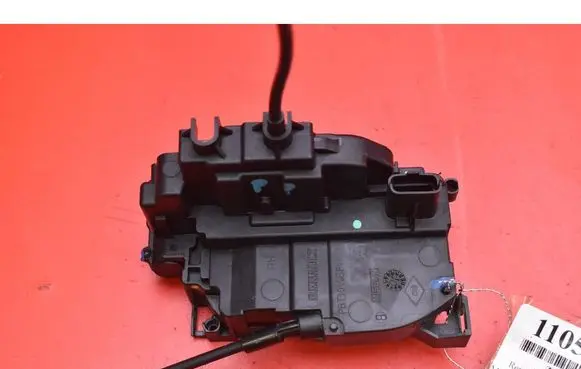 Renault Megane III Front door lock