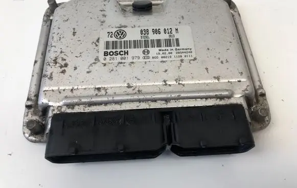 Volkswagen Golf IV Engine control unit/module 038906012M 0281001979