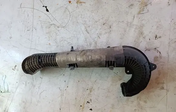 Volvo V50 Intercooler hose/pipe 76895577