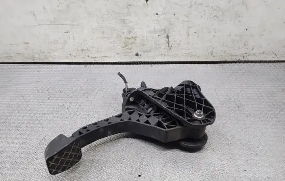 Volkswagen PASSAT B6 Clutch pedal 3C1721059Q