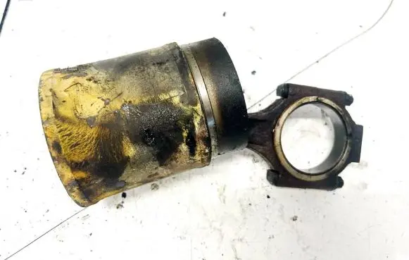 Renault Safrane Piston with connecting rod