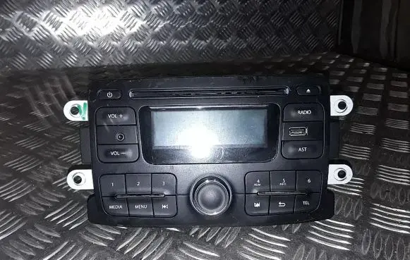 Renault Sandero II Radio/CD/DVD/GPS head unit 281155248R