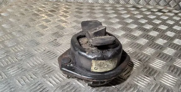 BMW 7 E65 E66 Engine mount bracket 686235