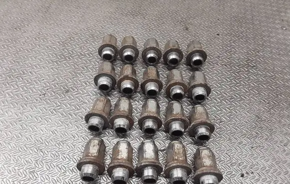 Toyota Previa (XR30, XR40) II Nuts/bolts 