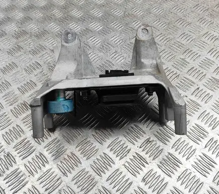 Nissan Qashqai J12 Engine mount bracket 112546UB0B