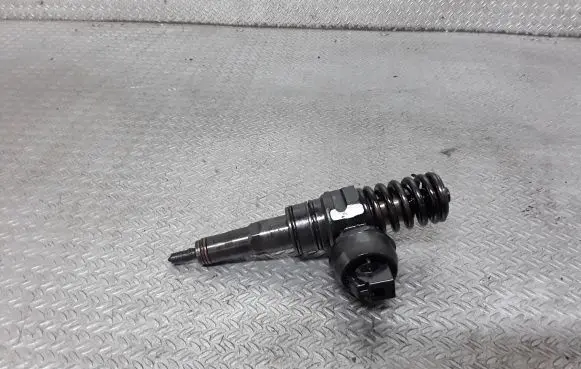 Volkswagen Caddy Fuel injector 038130073AG