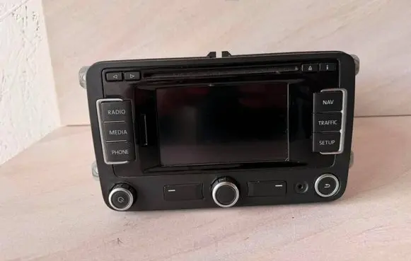 Volkswagen PASSAT B7 Radio/CD/DVD/GPS head unit 3C8035279Q