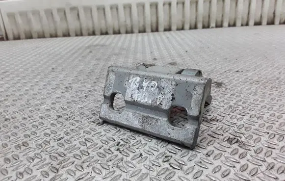 Volvo V70 Rear door upper hinge