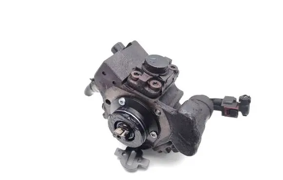 Opel Corsa D Fuel injection high pressure pump 55572537 0445010204