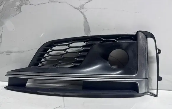 Audi S5 F5 Front fog light trim/grill 8W6807681J