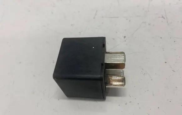 Mitsubishi Pajero Other relay mr301971 858787a