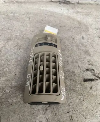 Hyundai Santa Fe Rear air vent grill 