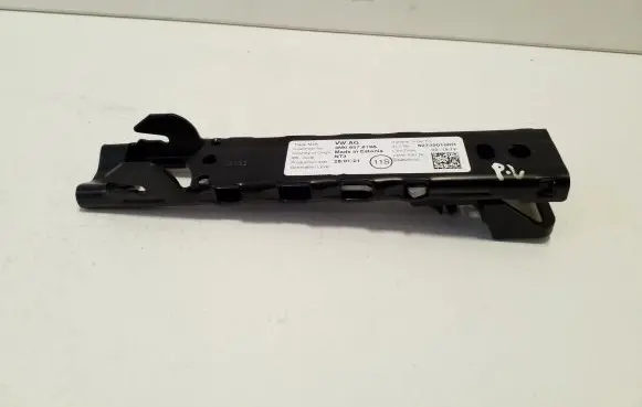 Audi Q3 F3 Seat belt adjustment rail 4M0857819A