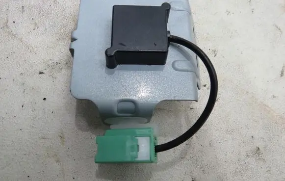 Mazda CX-7 Aerial GPS antenna