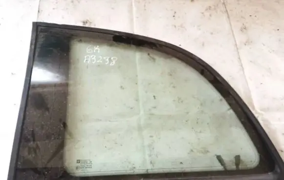 Opel Zafira A Rear side window as2
