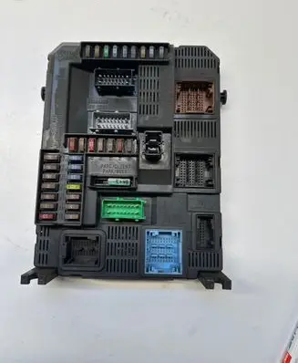 Citroen C4 Cactus Fuse module 9807532080 E1111753 20151126