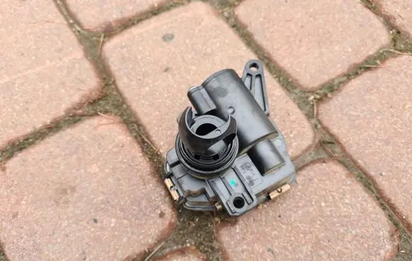 Opel Astra K Intake manifold valve actuator/motor 611520470900