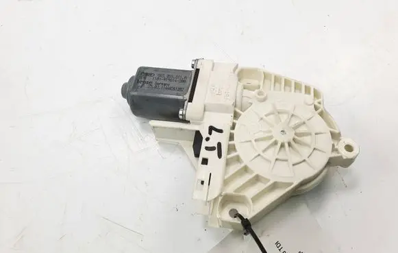 Audi A6 C7 Rear door window regulator motor 8K0959811A