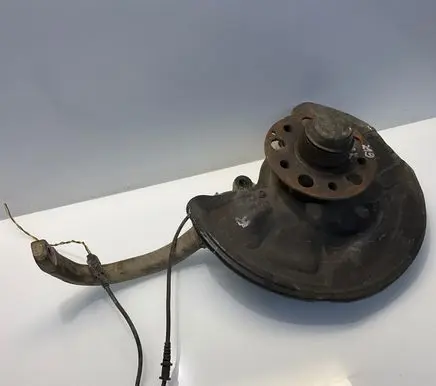 Mercedes-Benz CLS C219 Front wheel hub A2113306420 2113306420