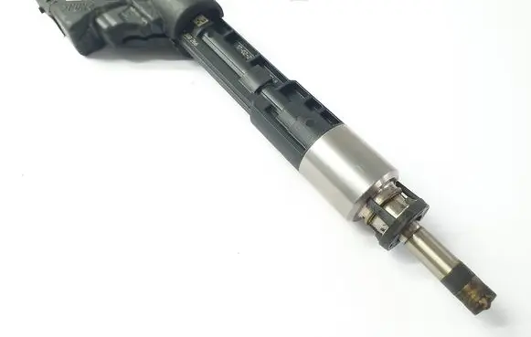 Porsche Panamera (971) Fuel injector 06M906036L 0261500266