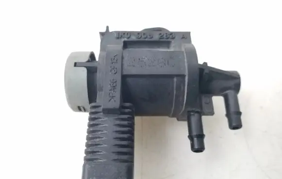 Audi A4 S4 B8 8K Turbo solenoid valve 1K0906283A