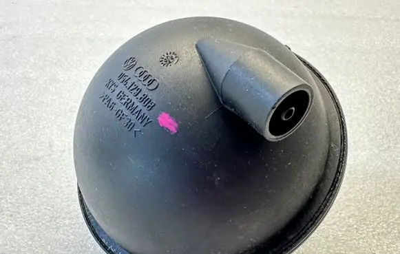 Volkswagen Touareg I Vacuum air tank 054129808