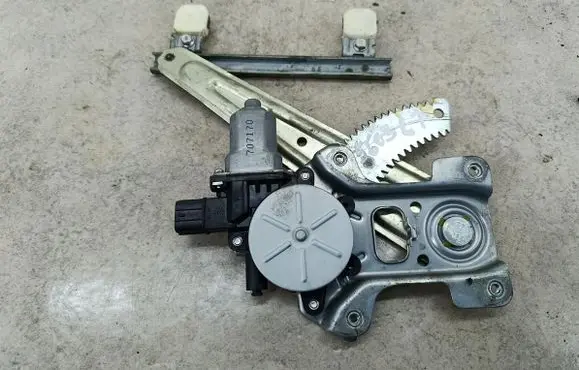 Mitsubishi Outlander Rear door window regulator with motor 5713A086
