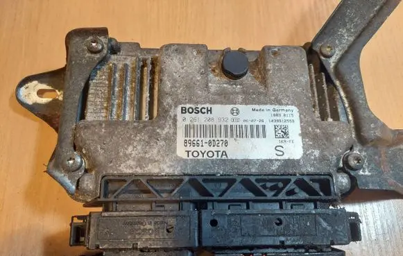 Toyota Yaris Engine control unit/module ECU 0261208932 89661-0D270 1039S12559