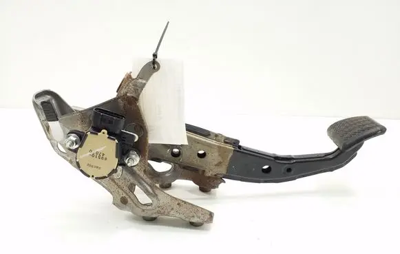 Toyota Prius (XW30) Brake pedal 4710175021