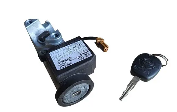 Nissan X-Trail T30 Ignition lock 28590c9902