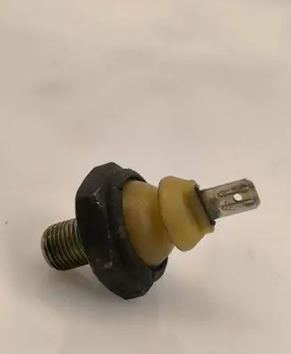 Audi A4 S4 B8 8K Oil pressure sensor 056919081E