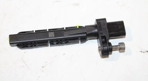 BMW 3 G20 G21 Crankshaft position sensor 7806782