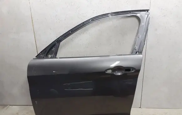 Alfa Romeo Stelvio Front door