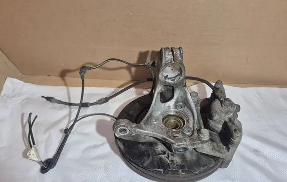 Front wheel hub