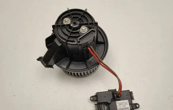 Mercedes-Benz CLS C218 X218 A/C air flow flap actuator/motor A2128200708