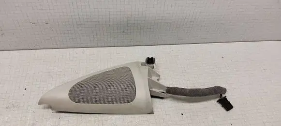 Volkswagen Polo III 6N 6N2 6NF Front door high frequency speaker 6N0837985B