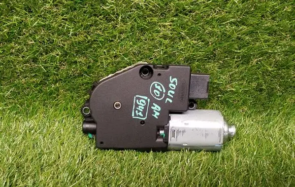 KIA Soul Sunroof motor/actuator WR09010AG 1701848F