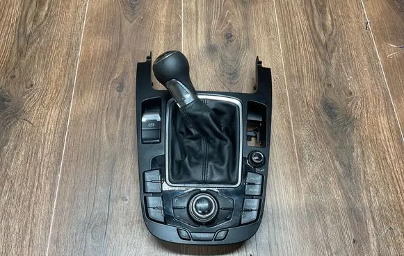 Audi A5 Head unit multimedia control 8T0919609