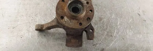 Opel Zafira A Front wheel hub spindle knuckle