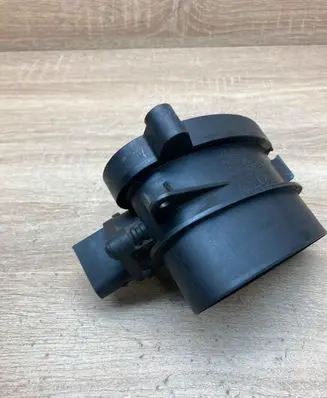 BMW 5 E39 Mass air flow meter 7787076 0928400468