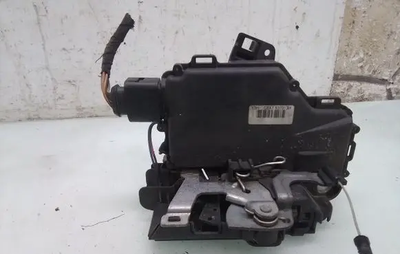 Skoda Octavia Mk1 (1U) Front door lock
