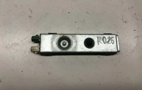 Mercedes-Benz ML W166 Aerial antenna amplifier A1668201689