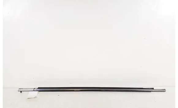Toyota Avensis T250 Front door glass trim molding 