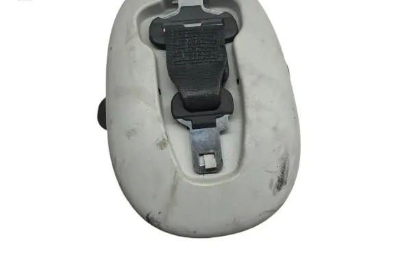 Middle seatbelt (rear)